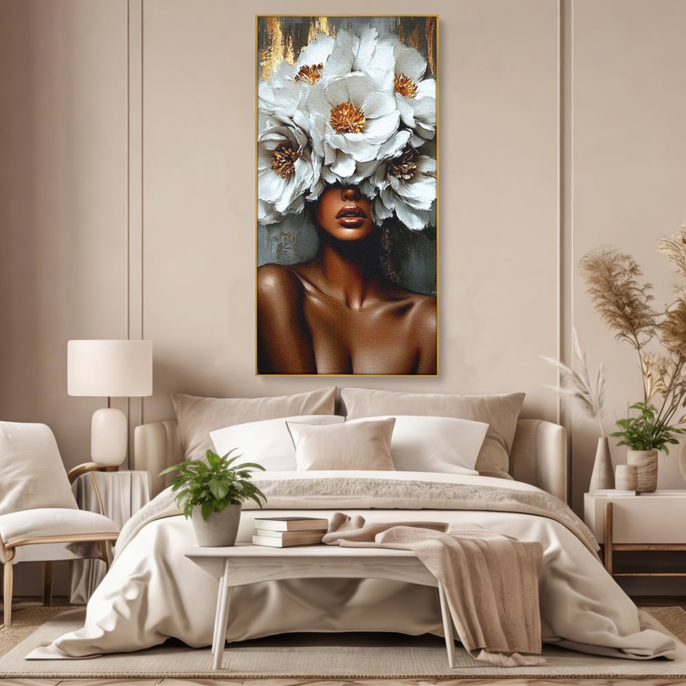 Tablou canvas cu tablou canvas portret femeie cu flori, in rama de aluminiu auriu, pe perete intr-un dormitor